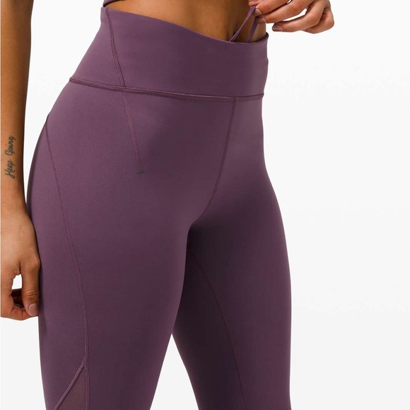 Lululemon Everlux and Mesh high rise tight legging size 2 length 28 inch - Picture 13 of 15
